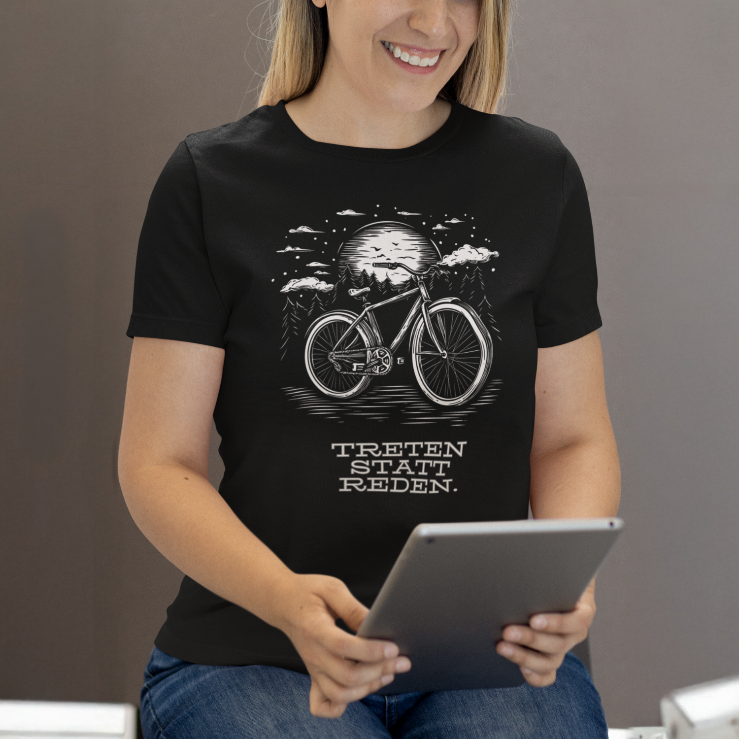 "Treten statt Reden" Premium Organic Shirt Women